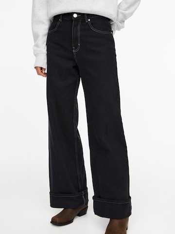 Wide leg Jeans di Pull&Bear in nero: frontale