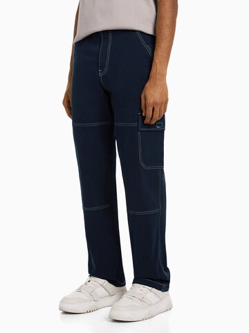 Bershka Regular Cargojeans in Blauw: voorkant