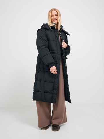 Manteau d’hiver 'Sus' JJXX en noir