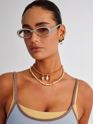 Lunettes de soleil 'OUTTA LOVE' LE SPECS en blanc