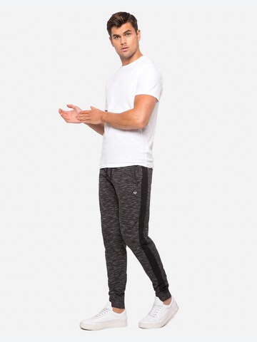 Threadbare Tapered Broek 'Kelvin' in Zwart