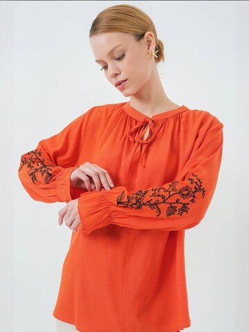 Camicia da donna di Bigdart in arancione