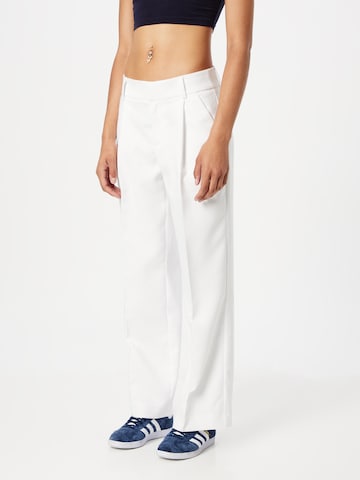 Gina Tricot Loose fit Pleat-front trousers 'Tammie' in White: front