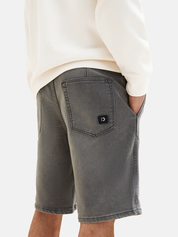 TOM TAILOR DENIM Regular Shorts in Grau