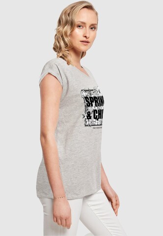 Merchcode T-Shirt 'Spring And Chill' in Grau