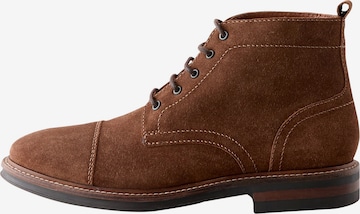 ruda Next Auliniai batai su raišteliais: priekis