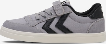 Hummel Sneaker in Grau: Vorderseite