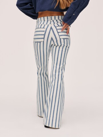 Kamila Šikl Flared Jeans 'Striped flared jeans' in Wit