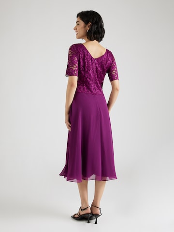 Robe de cocktail Vera Mont en violet