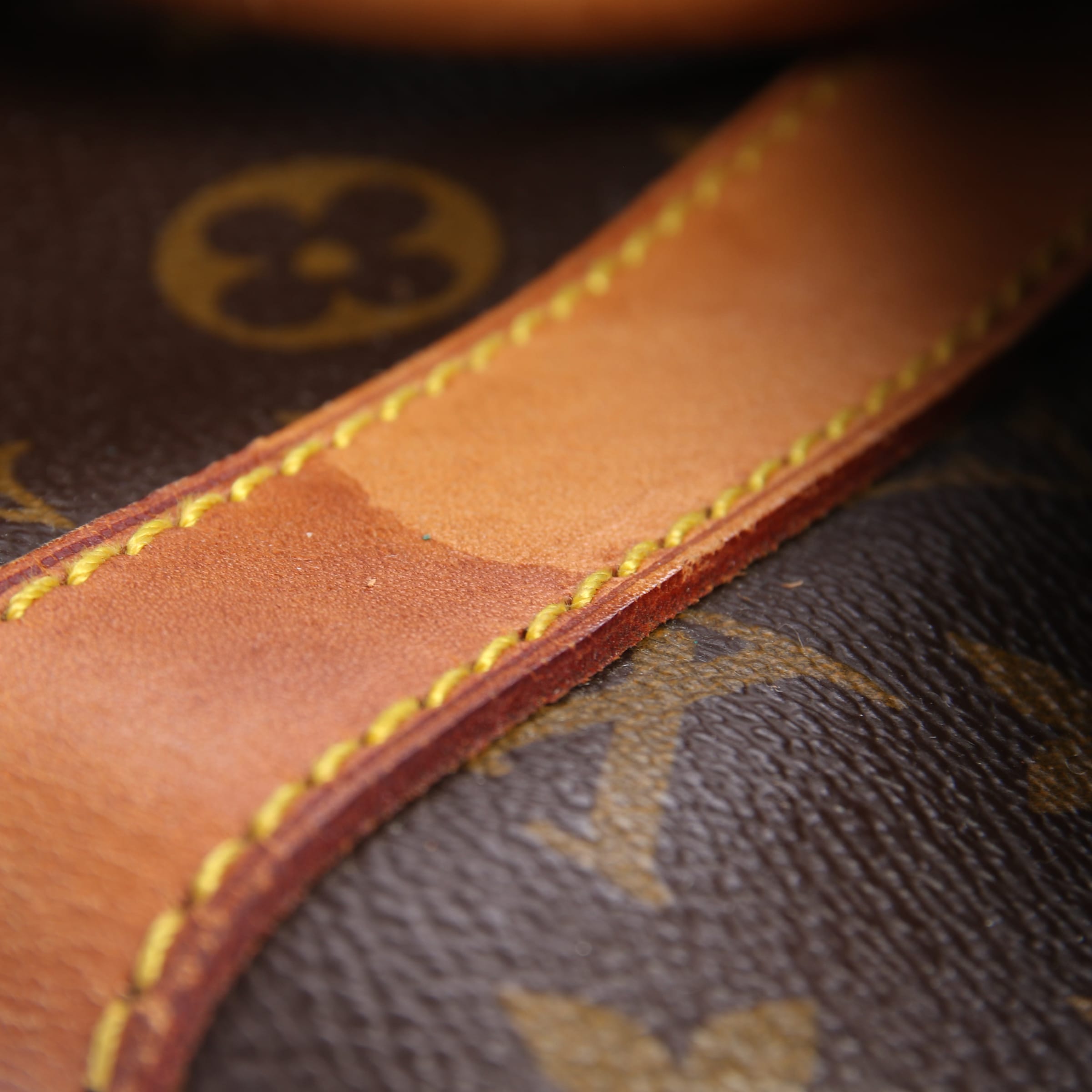 Louis Vuitton Bag in One size in Brown