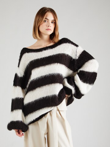millane Oversized Sweater in White: front
