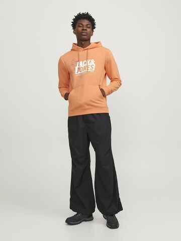 JACK & JONES Sweatshirt in Oranje