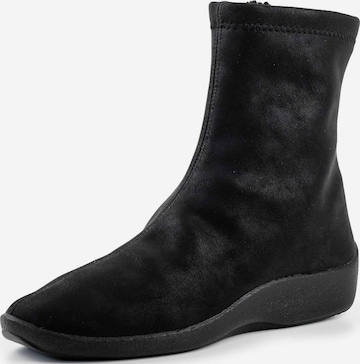 Arcopedico Ankle Boots in Black: front