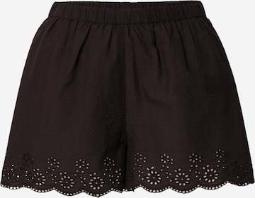 NLY by Nelly Regular Shorts in Schwarz: predná strana