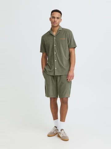 BLEND Regular Fit Kurzarmhemd ' BHBasti ' in Grün: Vorderseite