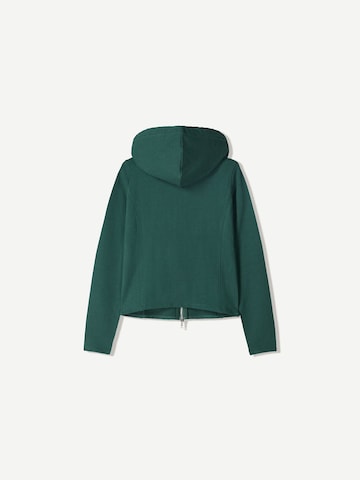 Hanorac de la Bershka pe verde