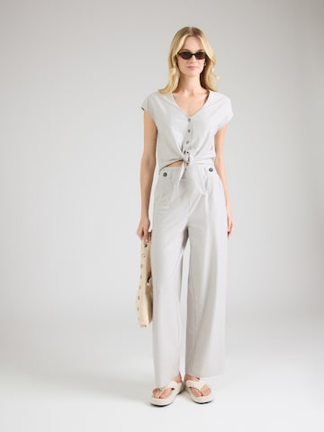 Tricou 'Jarina' de la ABOUT YOU pe maro