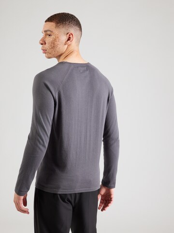 s.Oliver Svetr – šedá