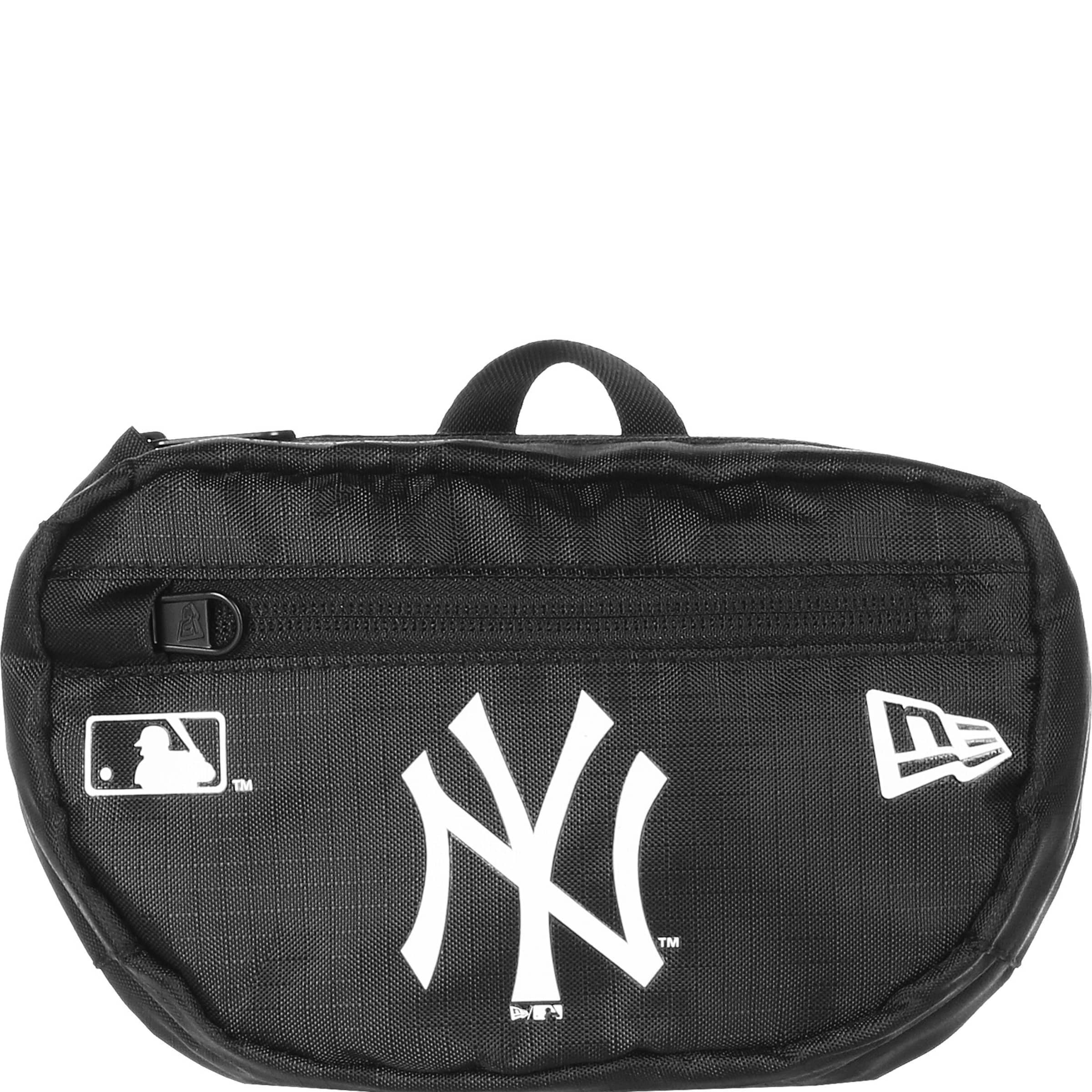 NEW ERA Fanny Pack in Black: front