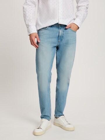 CROSS JEANS Tapered Jeans 'Finn' in Blue: front