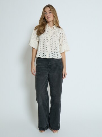 Camicia da donna 'Haze' di Peppercorn in bianco