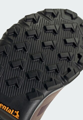 ADIDAS TERREX - Botas em roxo