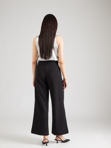 ABOUT YOU Normální Kalhoty se sklady v pase 'Elora' – černá