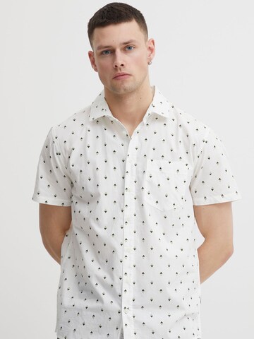 Coupe regular Chemise BLEND en blanc : devant