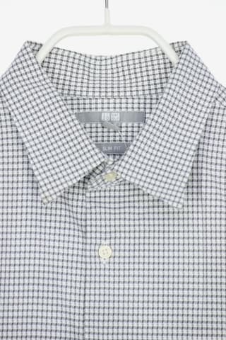 UNIQLO Button Up Shirt in M in Grey