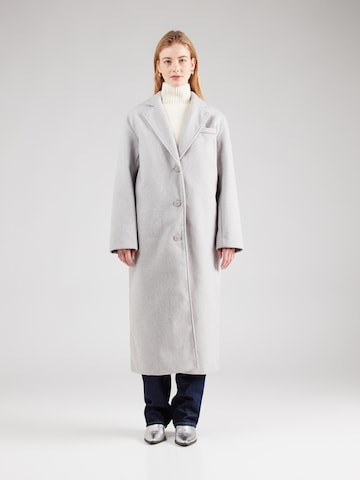 Cappotto di mezza stagione di PIECES in grigio: frontale