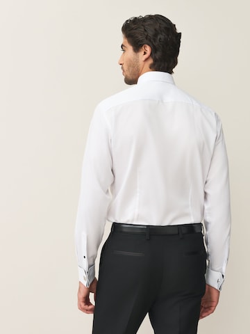 Coupe regular Chemise Next en blanc