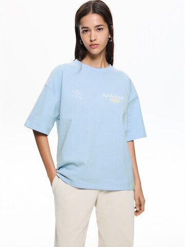 Pull&Bear T-shirt i blå: framsida