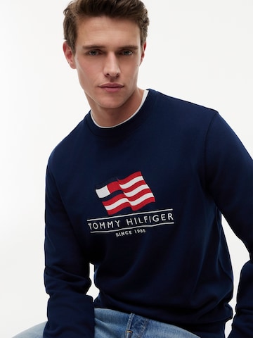 TOMMY HILFIGER Sweatshirt i blå