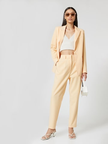 Coupe slim Pantalon à pince 'Pearl' Guido Maria Kretschmer Women en jaune