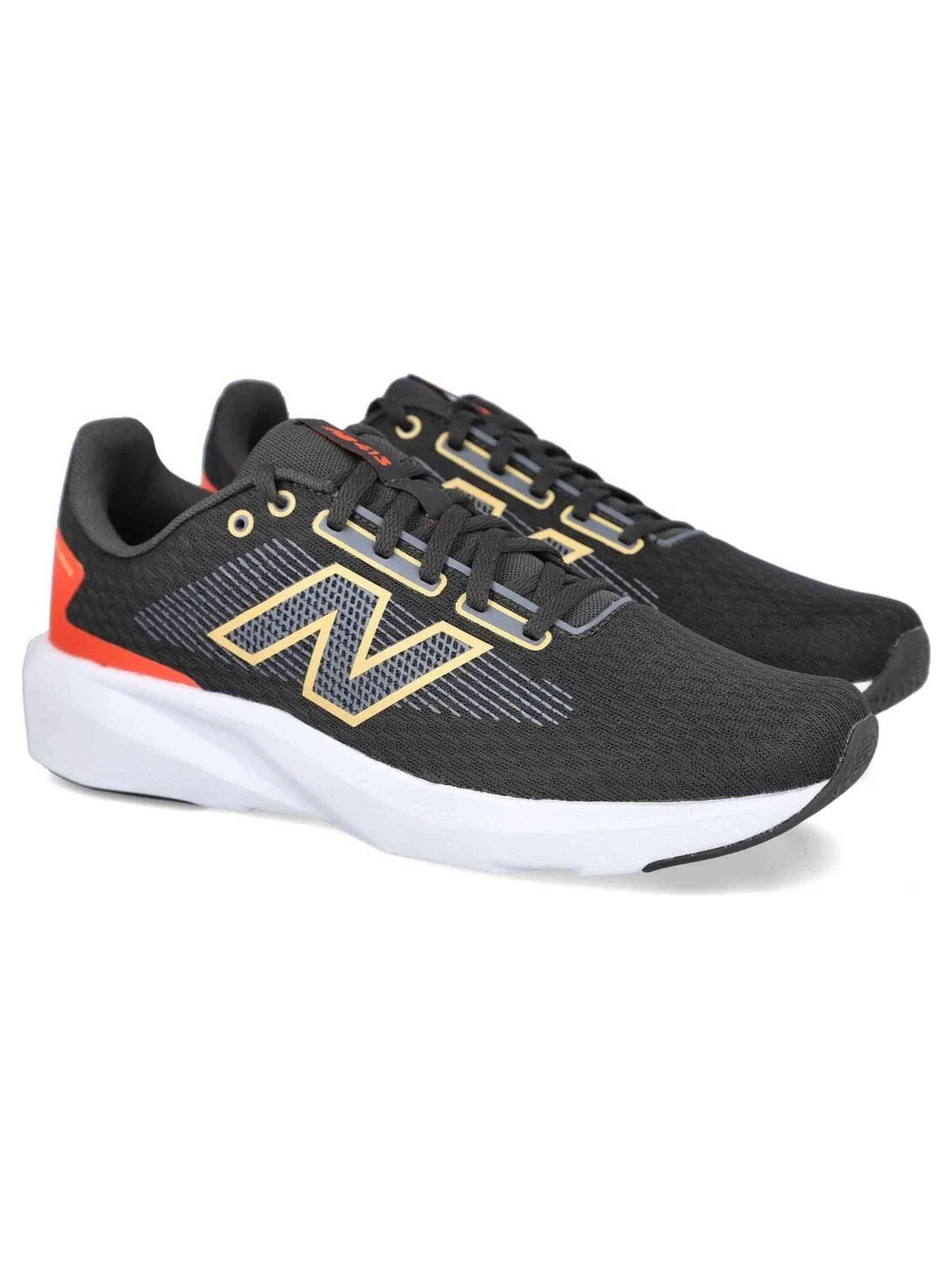 Scarpa sportiva '070-172085' di new balance in nero