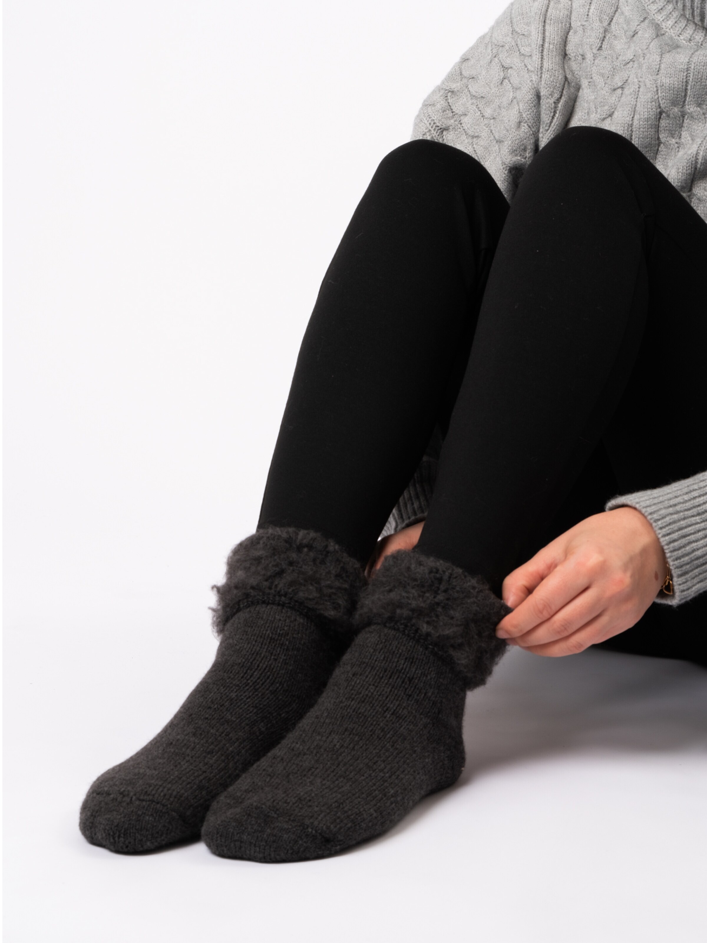 Occulto Socks 'Thermo Yuki' in Grey