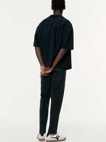 Pull&Bear Regular Jeans in Black