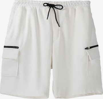 Loosefit Pantaloni cargo di Bershka in bianco: frontale