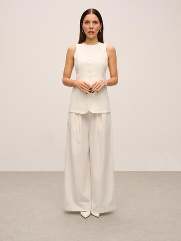 ORIMEI by Victoria Swarovski Γιλέκο κουστουμιού σε λευκό