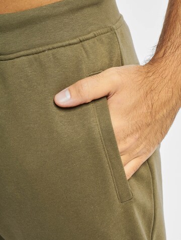 Urban Classics Tapered Pants 'David' in Green