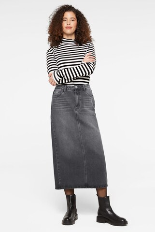 SENSES.THE LABEL Skirt in Grey