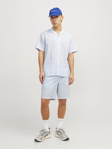 JACK & JONES - Ajuste confortable Camisa 'Easter Palma' en azul