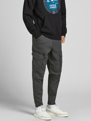 JACK & JONES Tapered Cargobroek 'Ace Dex' in Grijs