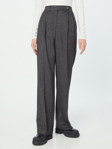 ONLY Regular Pleat-Front Pants 'ALYSSA' in Grey: front