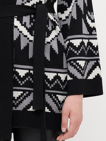 Only Tall Kardigan 'ONLFRIDA' w kolorze czarny