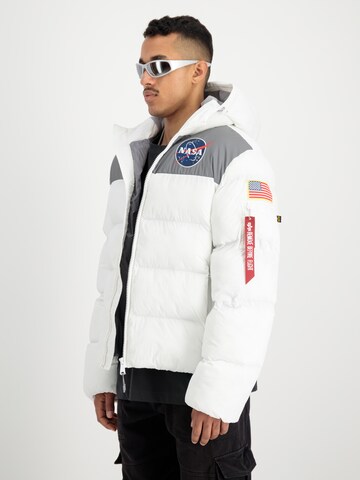 ALPHA INDUSTRIES Демисезонная куртка 'HP NASA' в Белый: спереди
