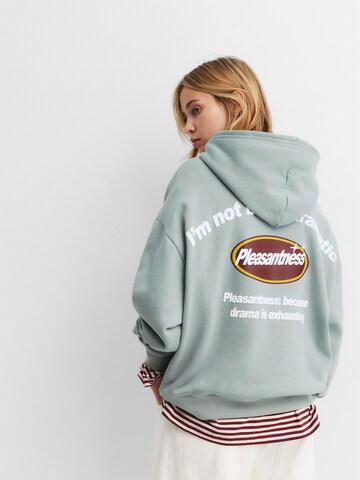 Pull&Bear Sweatshirt 'PACIFIC PLEASANTNESS' in Green: front