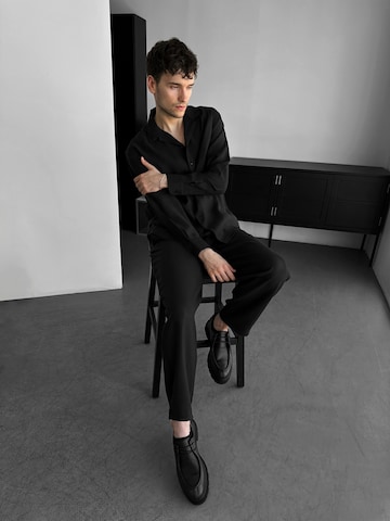Kleidermafia Loose fit Trousers in Black