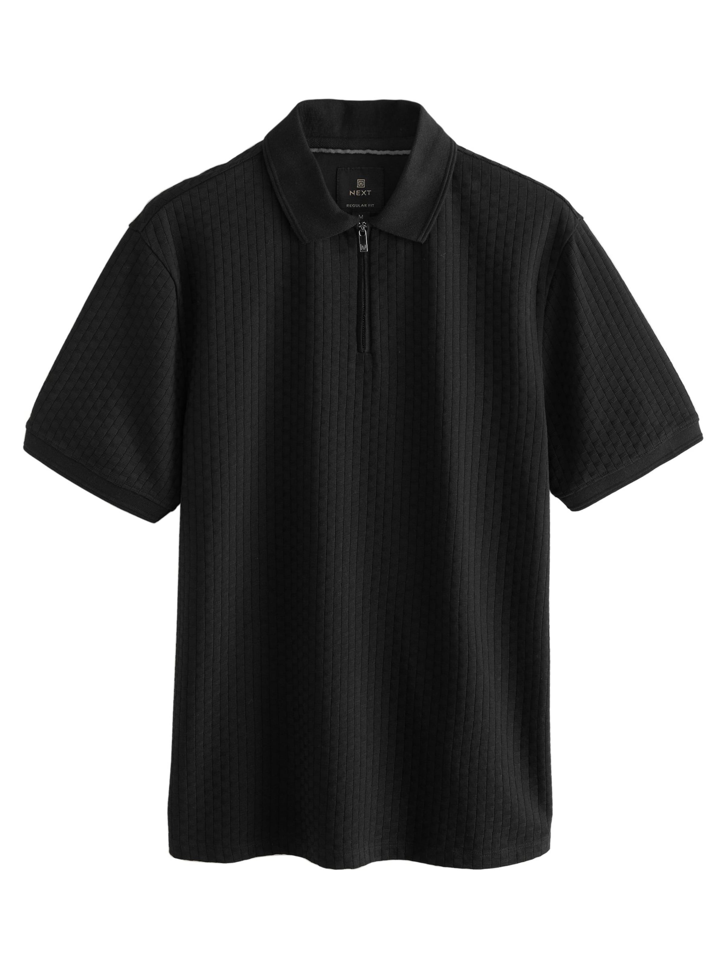 Tricou de la Next pe negru: față