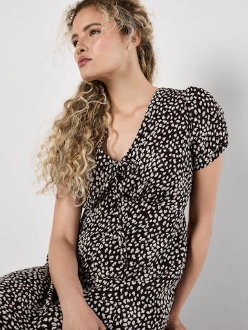 Robe ' ' Apricot en marron